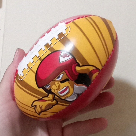 Kansas City Chiefs Rusher Mini Football 🏈 - Picture 5 of 8